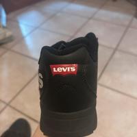 Scarpe levis