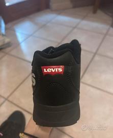 Scarpe levis