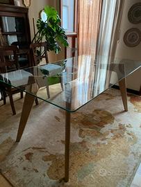 Tavolo in cristallo