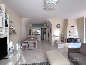 Villetta a schiera di 120 m² con più di 5 locali a