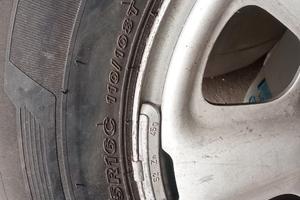 Cerchi con pneumatici Mitsubishi e altre