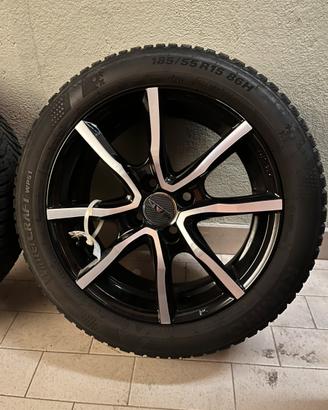 Cerchi in lega R15 con gimme invernali
