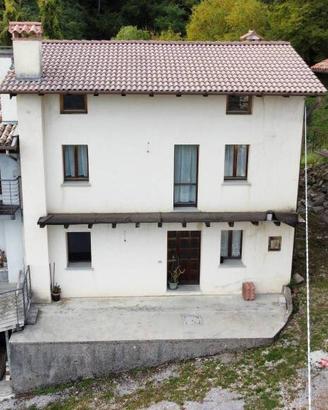Casa indipendente di 181 m² con 5 locali a Pulfero