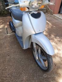 Scooter Aprilia Scarabeo 100