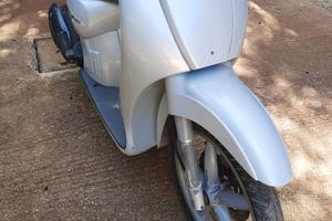 Scooter Aprilia Scarabeo 100