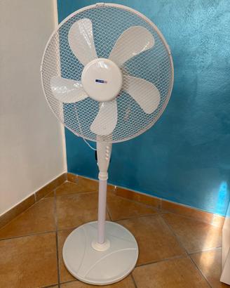 Ventilatore con pedistallo e timer