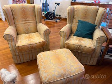 Due poltrone e un pouf