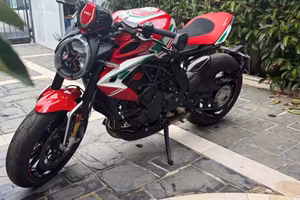 Mv Agusta Dragster RR reparto corse