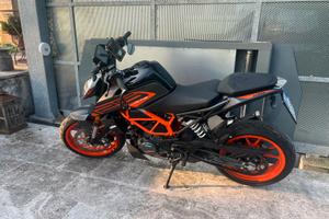 MOTO KTM DUKE 125