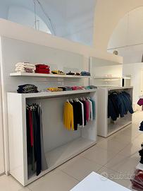 Arredamento negozio abbigliamento per bambini