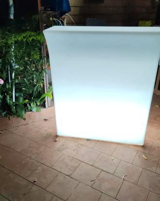bancone bar in resina e led
