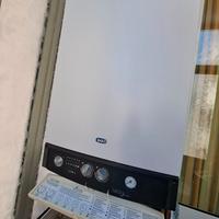 caldaia gas Baxi  per interni, e riscaldamento.