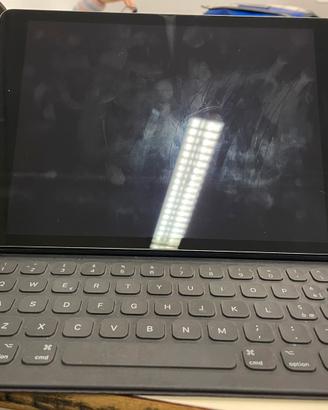 iPad 9a generazione e tastiera Apple