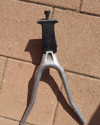 Cavalletto per bici elettrica marca Olona