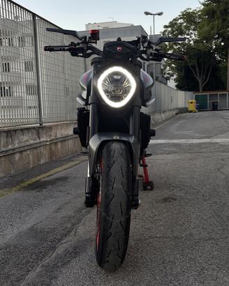 Ducati monster 937