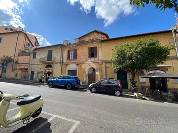 3 LOCALI A GENZANO DI ROMA