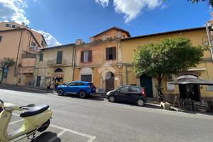 3 LOCALI A GENZANO DI ROMA