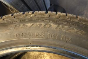 gomme 285 40 22 4stg Pirelli 