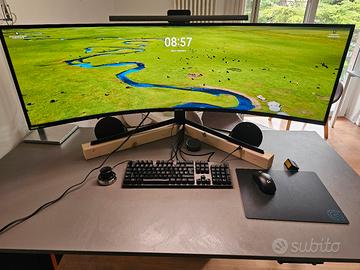 Monitor gaming curvo G93 da 49 pollici