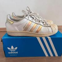 Adidas superstar olografiche
