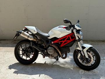 Ducati Monster 796