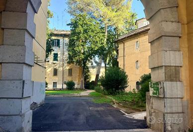 4 LOCALI A ROMA