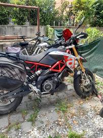 Aprilia Dorsoduro 900 immatricolata nel 2020