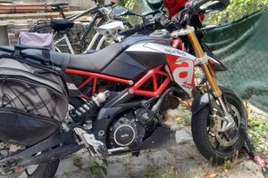 Aprilia Dorsoduro 900 immatricolata nel 2020