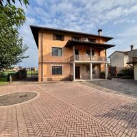 CASA INDIPENDENTE DALLO STILE RUSTICO, RISTRUTT...