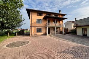 CASA INDIPENDENTE DALLO STILE RUSTICO, RISTRUTT...