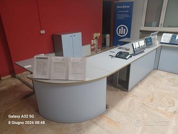 Scrivania ufficio