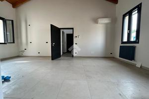 3 LOCALI A CASTELNOVO DI SOTTO