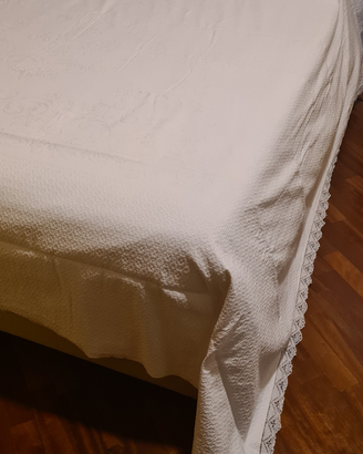 Copriletto piquet di cotone+bordo pizzo Cantù