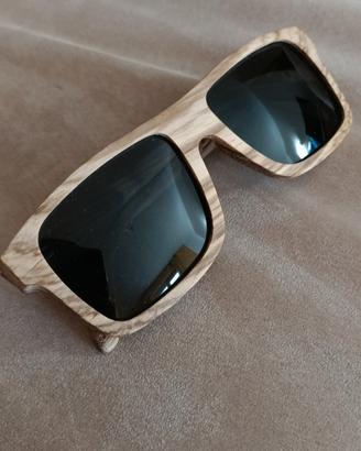 occhiali da sole in legno 