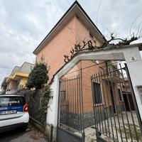 VILLA SINGOLA A PADERNO DUGNANO