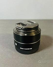 Obiettivo Sigma 30 mm - 2.8 - attacco Sony E mount