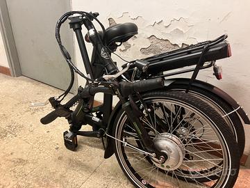 Bici elettrica pieghevole