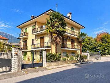 Appartamento di 142 m² con più di 5 locali e box a