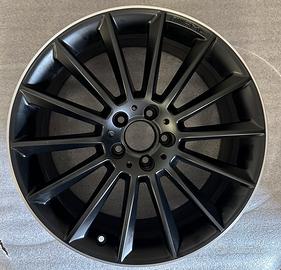 Cerchio mercedes a 35 raggio 19 amg