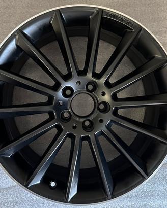 Cerchio mercedes a 35 raggio 19 amg