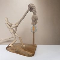 Lampada Artigianale con Manichino in Legno