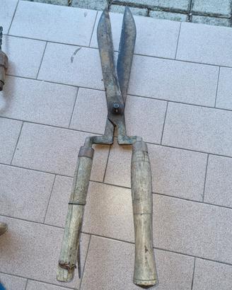 antiche forbici da siepe 