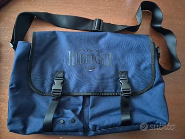 Borsone blu Hilfiger