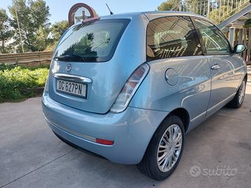 lancia ypsilon 1200 benzina vetrina