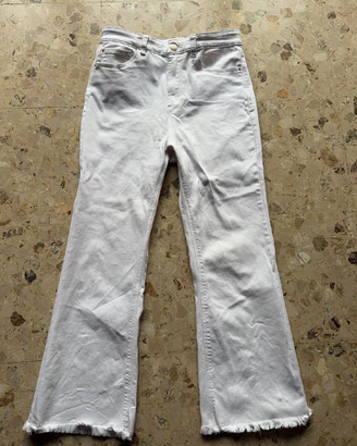 Jeans a vita alta a campana bianco Stradivarius