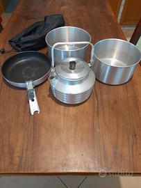 set pentole da campeggio 