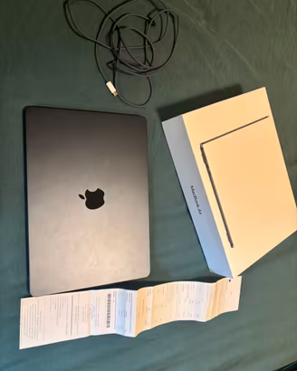 Macbook air M2 2023