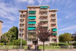 Appartamento di 82 m² con 2 locali e box auto a Ro