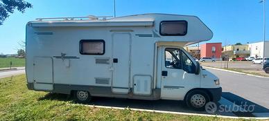 Camper mansardato