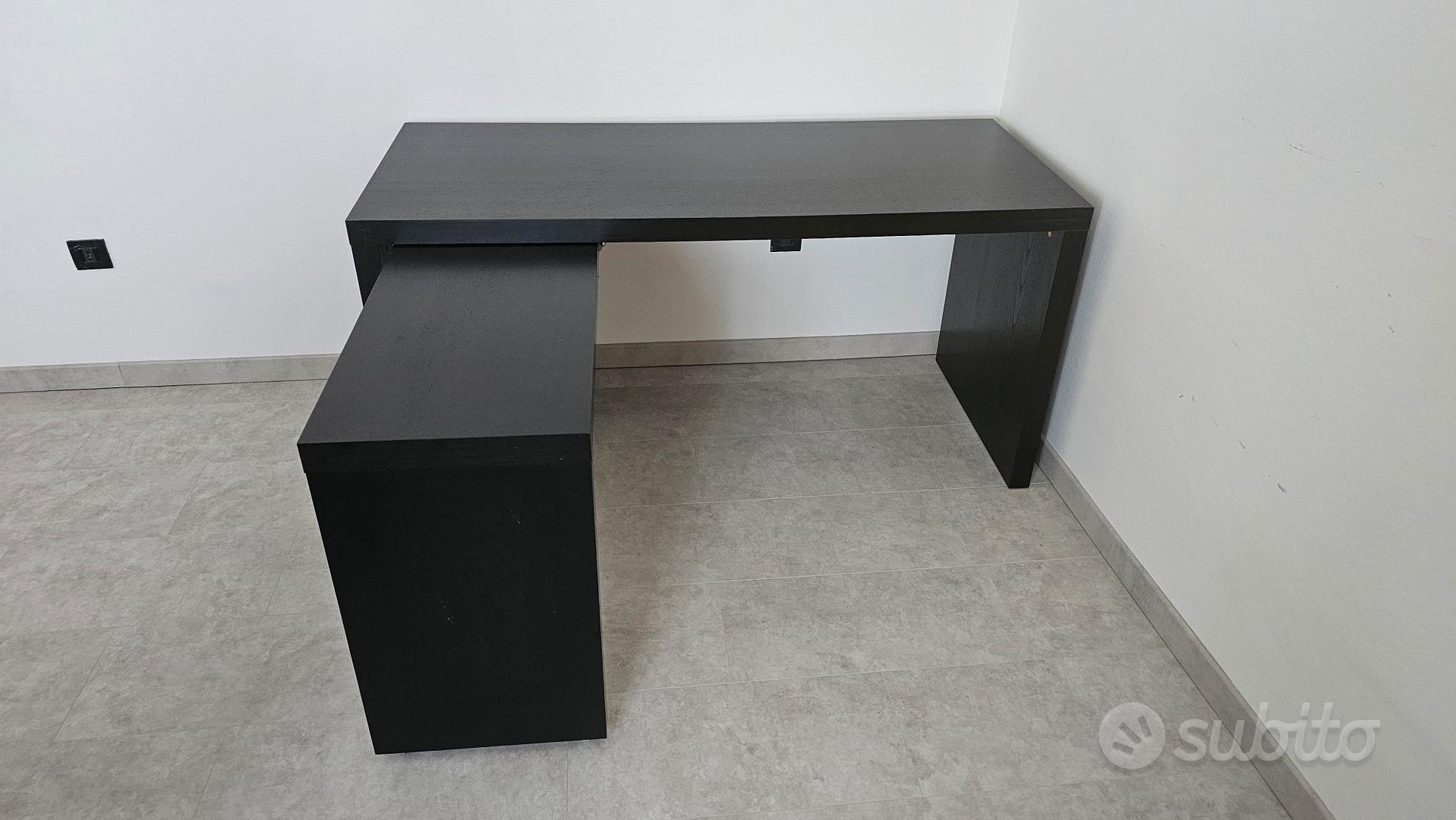 Scrivania Ikea Malm nera con piano estraibile Arredamento e